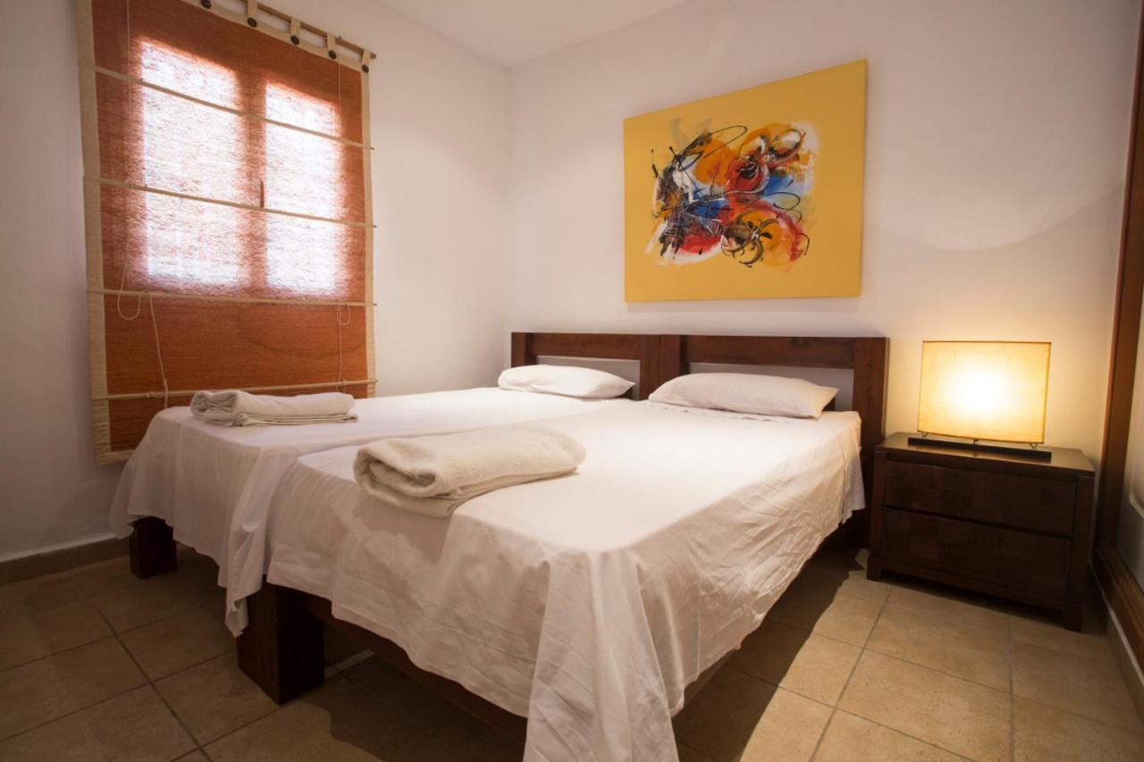 Villa Tom Is Near To Playa Den Bossa Sant Jordi de ses Salines Eksteriør billede
