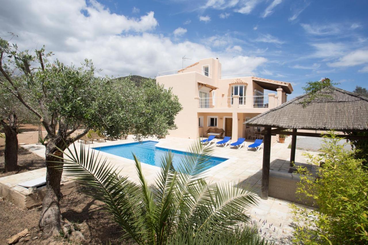Villa Tom Is Near To Playa Den Bossa Sant Jordi de ses Salines Eksteriør billede